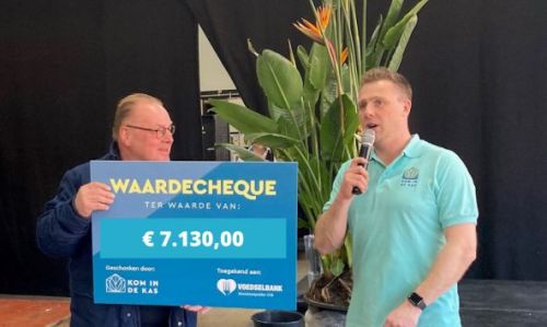 Veiling Kom in de Kas brengt € 7.130,00 op voor Voedselbank Noordoostpolder