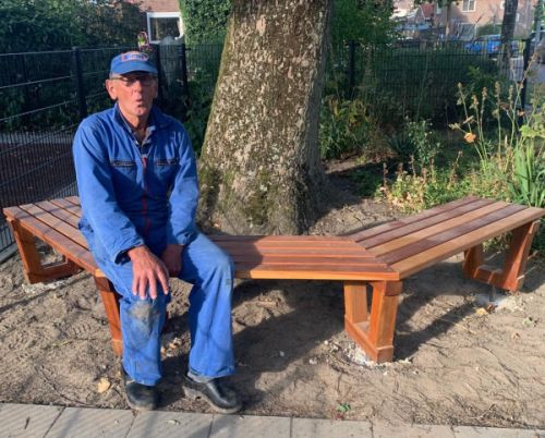 "Nieuwe buitenbank met een doel".