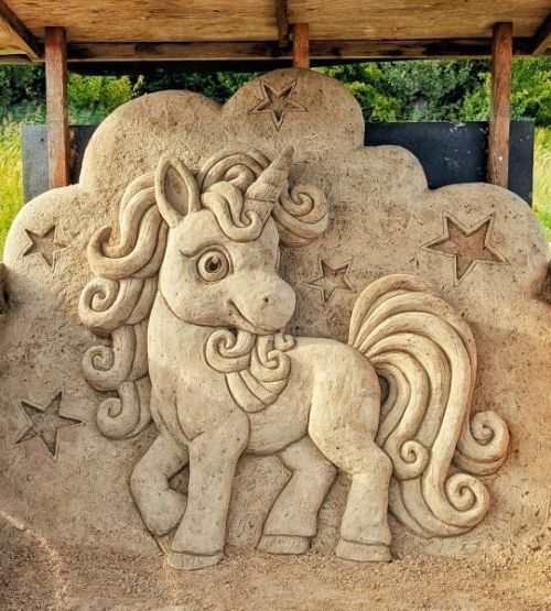 Nieuwe zandsculpturen Kuinderbos.