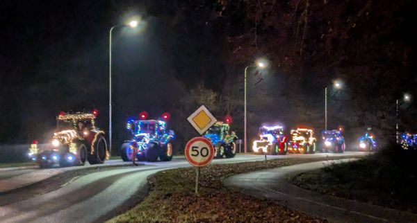 Verlichte Trekkers door Luttelgeest.