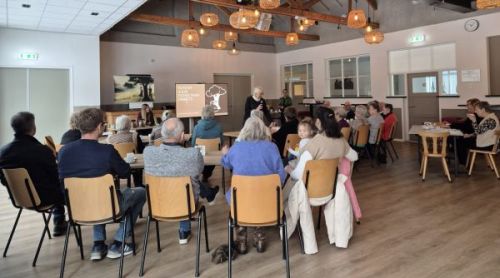 Lezing Julia Scholtens-Dibbets in de Bosfluiter een groot succes!