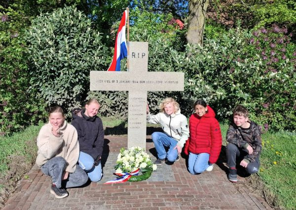 Leerlingen van De Floreant staan stil bij de oorlog.