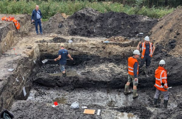 Informatie over de opgravingen bij de Burcht van Kuinre.