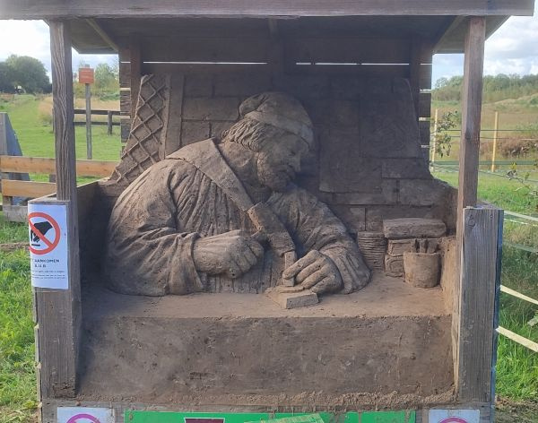 Nieuwe zandsculpturen in Kuinderbos, thema:   HEREN VAN KUINRE