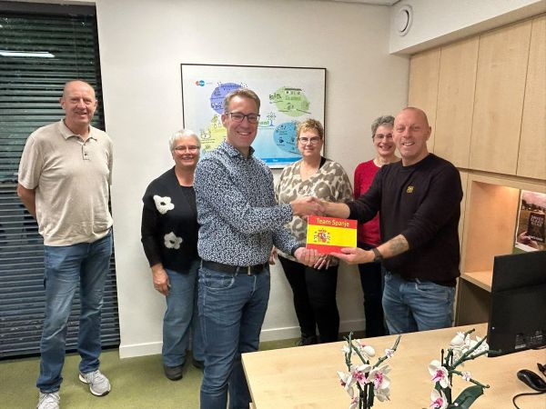 Team Spanje doneert overgebleven geld aan de Floreant